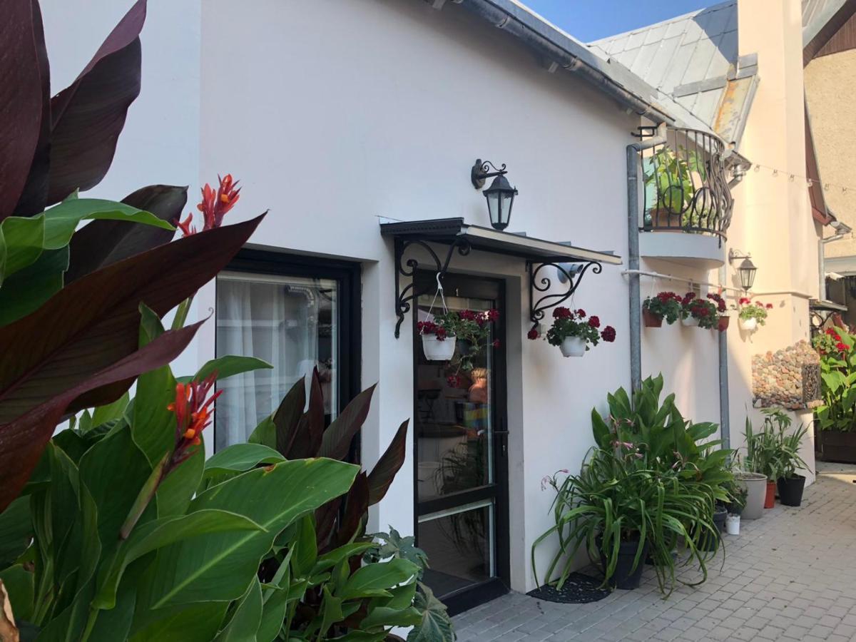 Guest House Nika - Cottages And Rooms In The Heart Of Palanga City Center Exterior photo