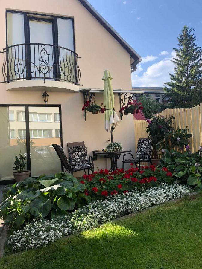 Guest House Nika - Cottages And Rooms In The Heart Of Palanga City Center Exterior photo