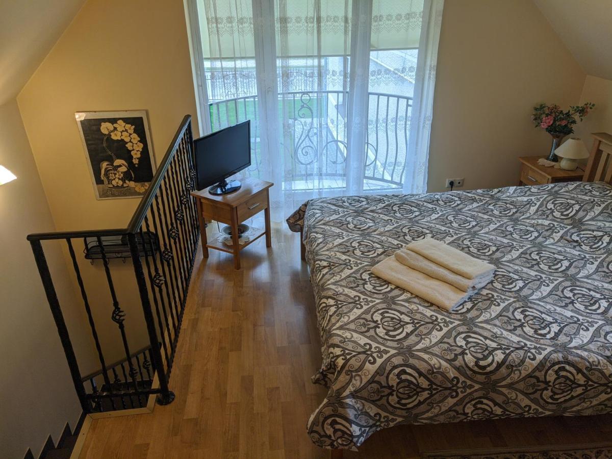 Guest House Nika - Cottages And Rooms In The Heart Of Palanga City Center Exterior photo