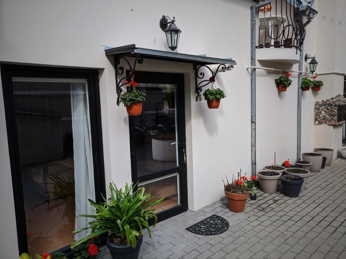 Guest House Nika - Cottages And Rooms In The Heart Of Palanga City Center Exterior photo